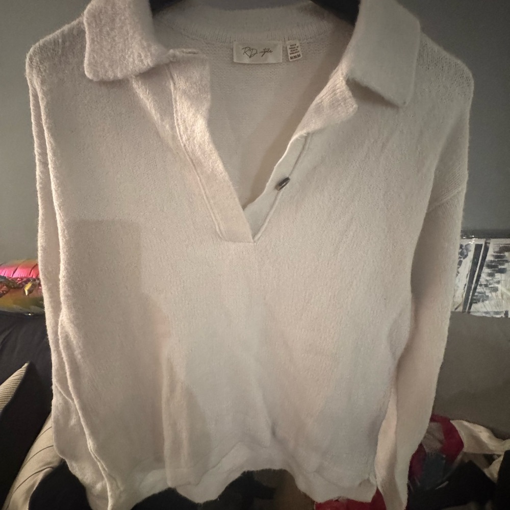 RD Style Women's V-Neck Cream Sweater